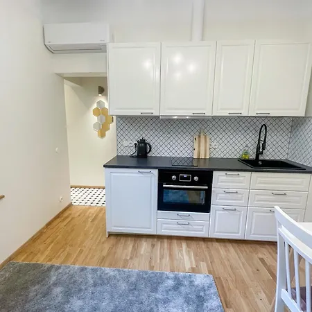 Διαμέρισμα Cozy Little In The Heart Of